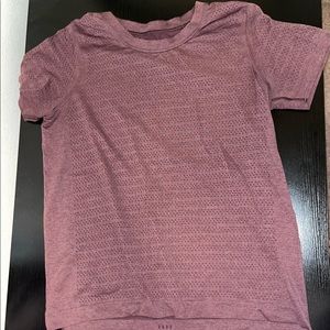 Lulu lemon maroon T-Shirt